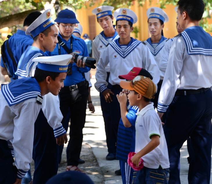 Photo exhibition “ Truong Sa - Here we come” by journalist Nguyen My Tra  - ảnh 14